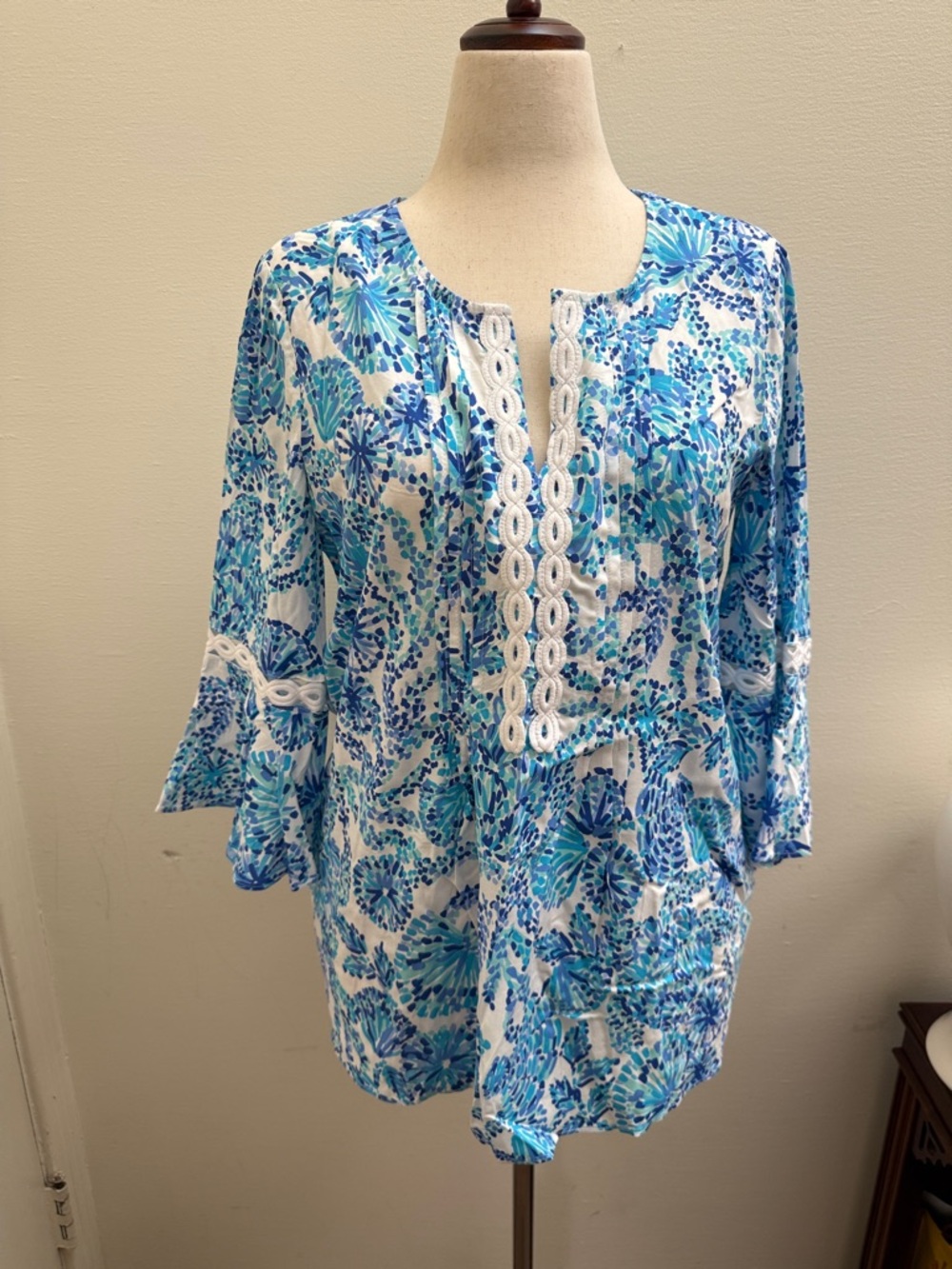 NWT Lilly Pulitzer Blue & Aqua Floral Lace-Trim Tunic